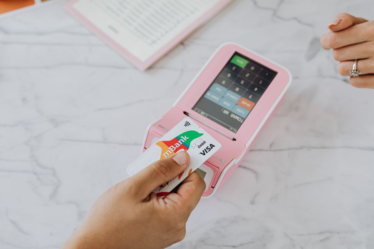 Is the Use of a Fiscal Cash Register (FCR) Allowed for e-Invoice Taxpayers?